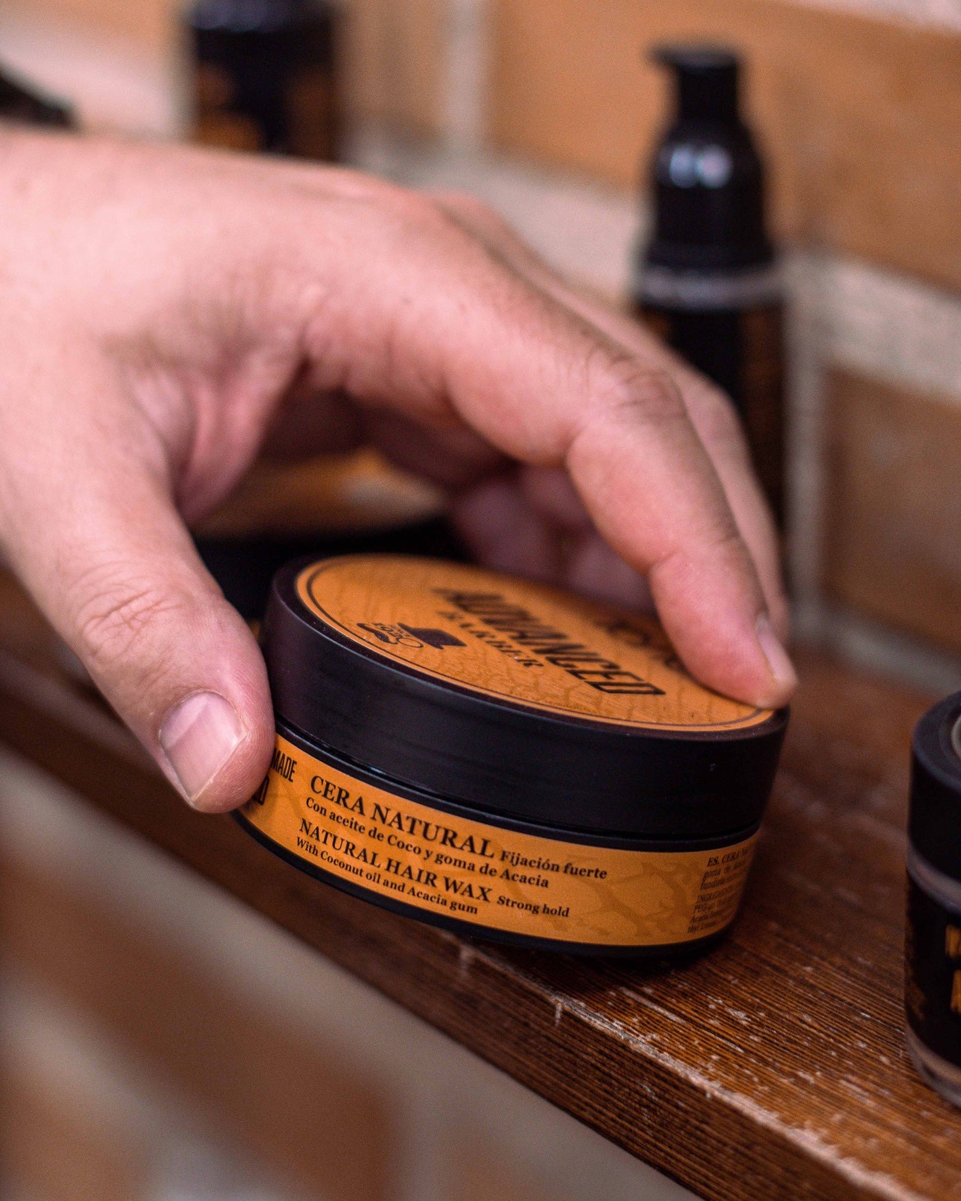TAHE Nº302 Natural Pomade – Cera Natural de Fijación Fuerte